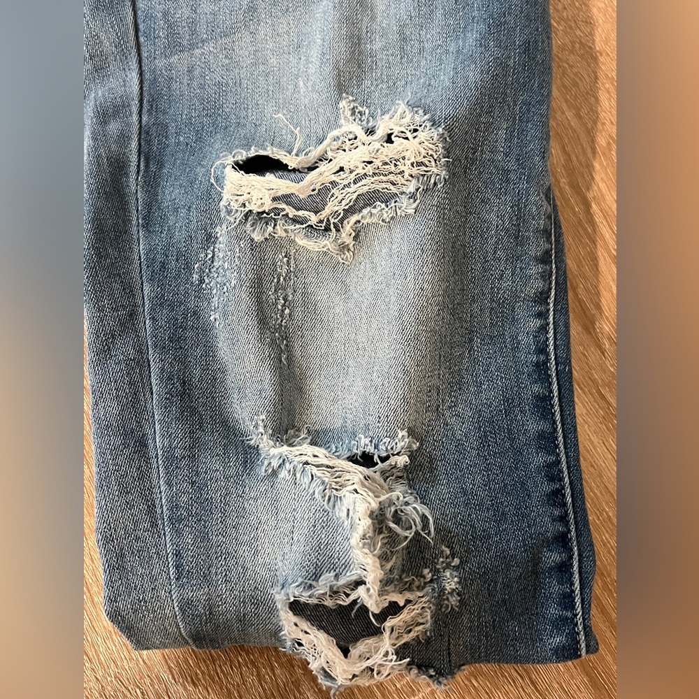 Judy Blue Light Blue Distressed Boyfriend Jeans Skinny fit - Picture 5 of 9